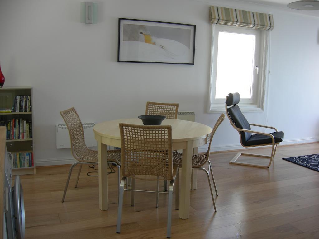 Beach View Apartment Ventnor Oda fotoğraf